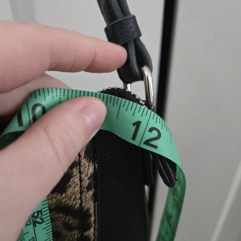 Tahari shoulder bag - Picture 7 of 16